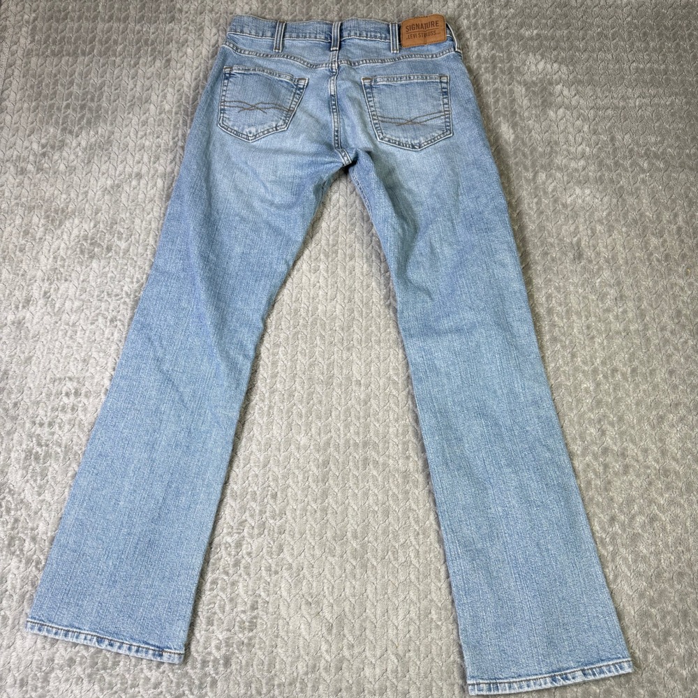 Signature Levi Strauss Mens 30x32 Bootcut Jeans Light Wash Denim 91505-0061 - Picture 4 of 11